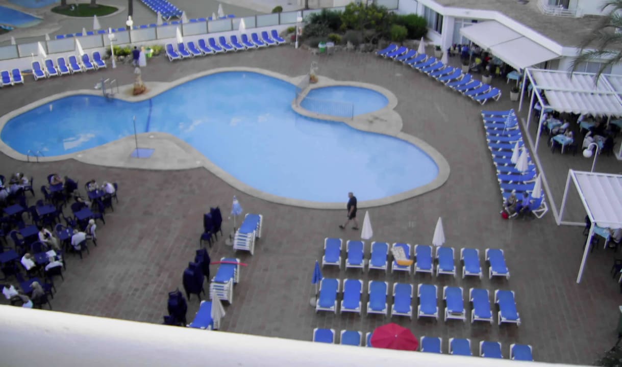Essen auch vor dem Speisesaal Hotel Palia Sa Coma Playa