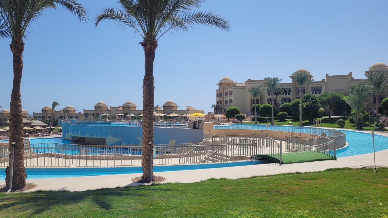 Pool Serenity Alpha Beach