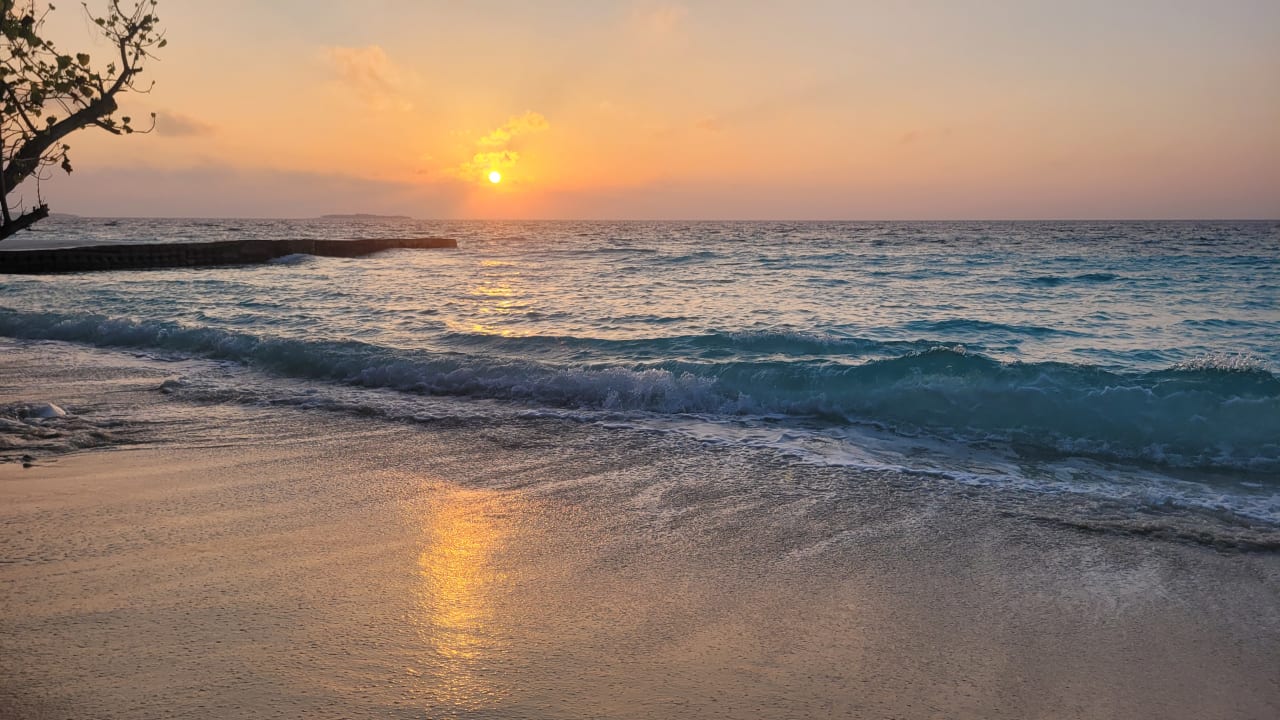 Strand Adaaran Select Meedhupparu Island Resort - Premium All Inclusive