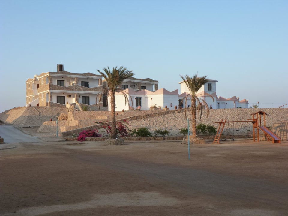 Bungalows und Spielplatz Hotel Coral Garden