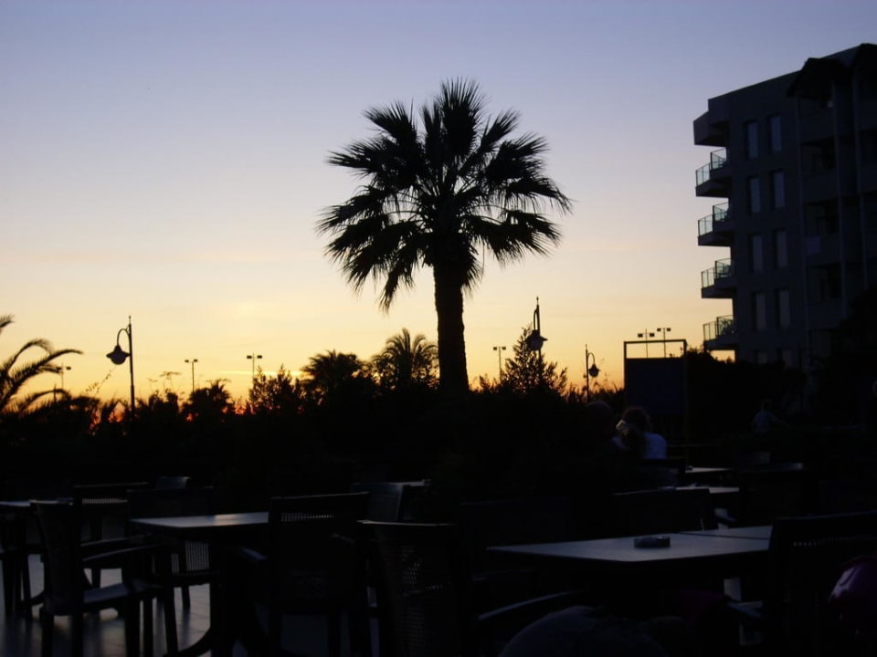 Abendstimmung an der Poolbar Arcanus Hotels Sorgun
