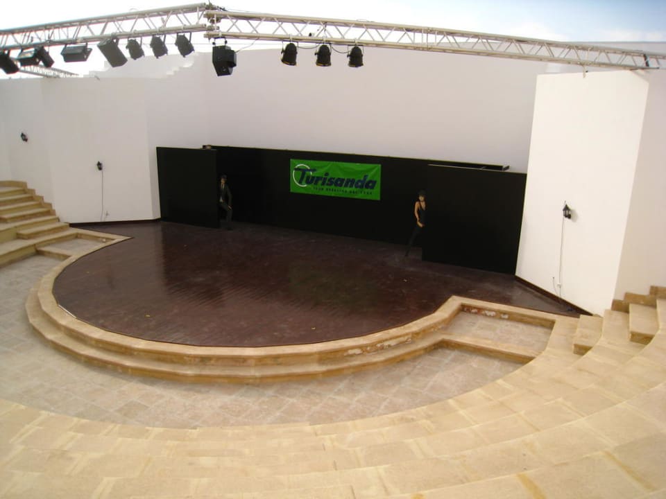 Neue Amphitheater Lahami Bay Beach Resort