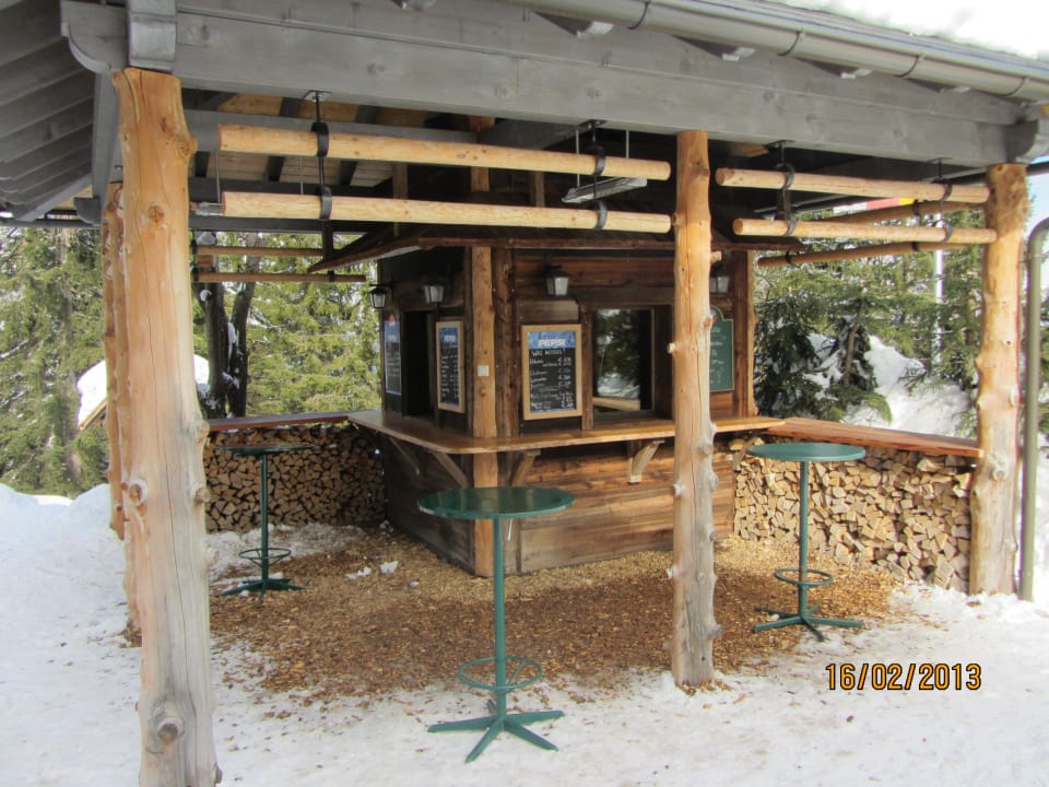 Kiosk vor dem Skiraum Aldiana Club Schlanitzen Alm