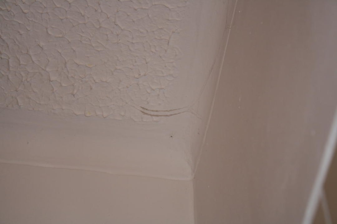 Spinnweben im Badezimmer Kadyny Folwark Hotel & Spa