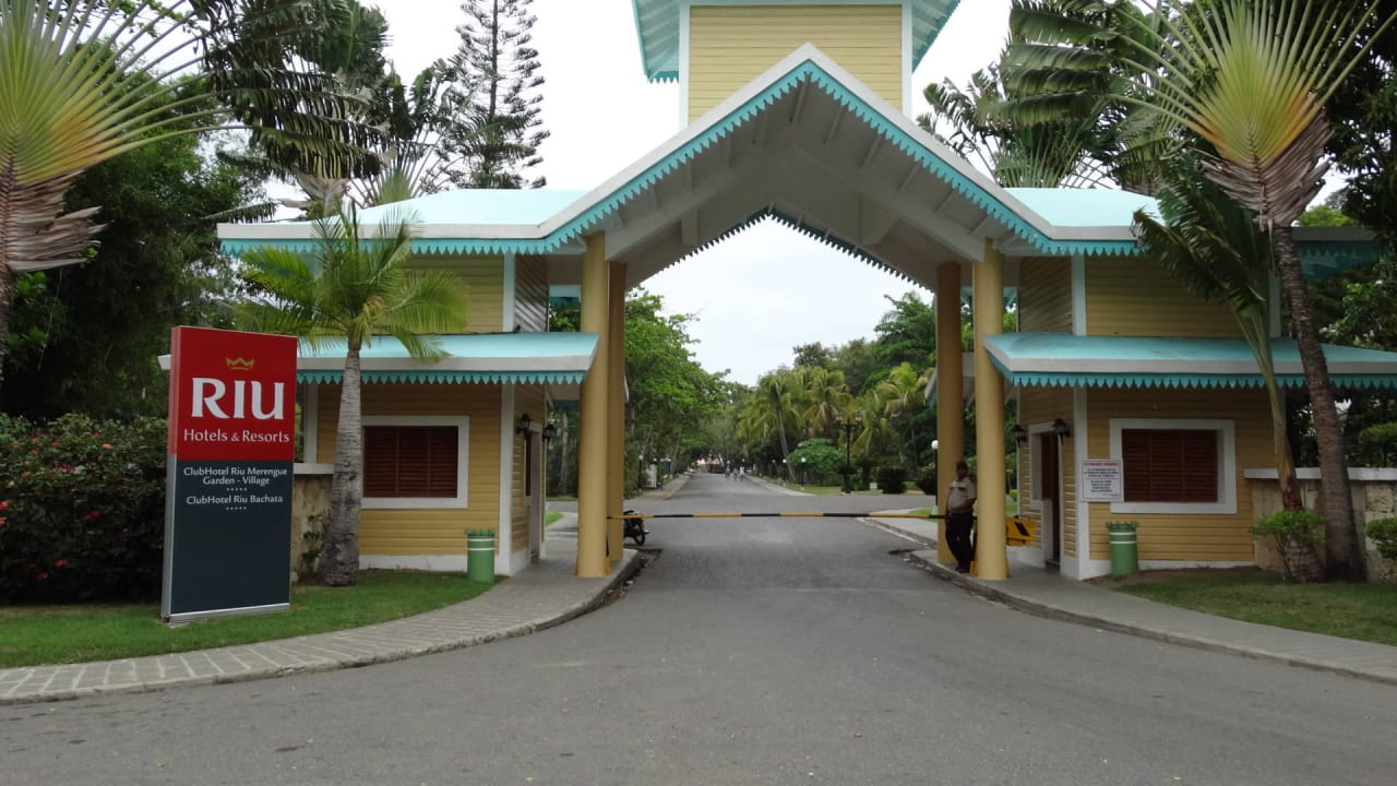 Eingang Playabachata Hotel