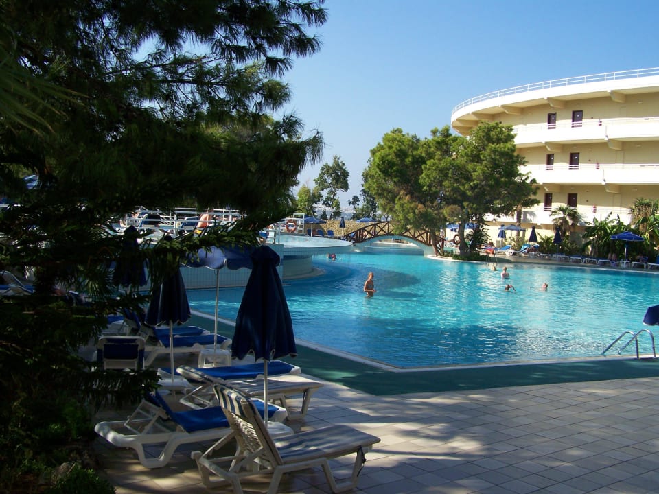 Vom Eingangsbereich aus Hotel Kalithea Mare Palace