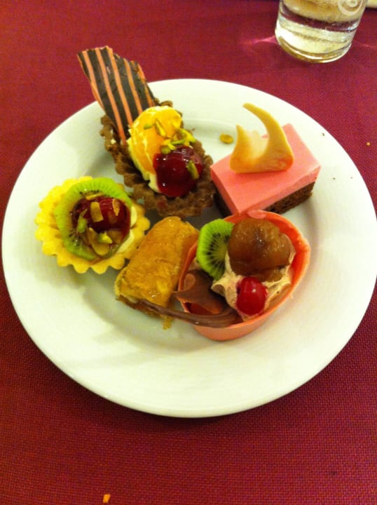 Desserts Mary Hotel Side