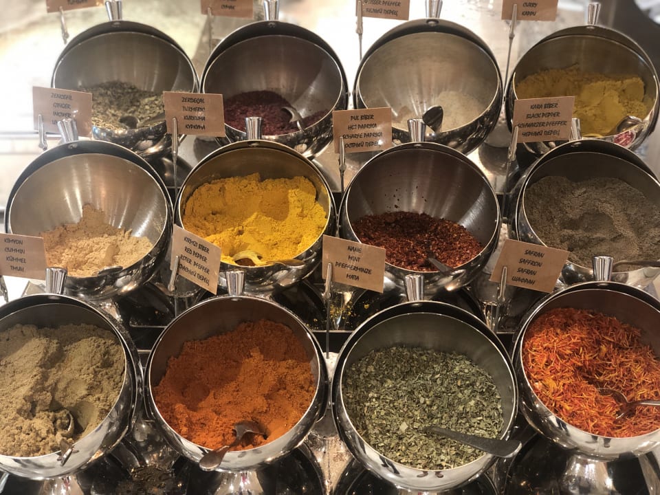 Gastro Acanthus Cennet Barut Collection