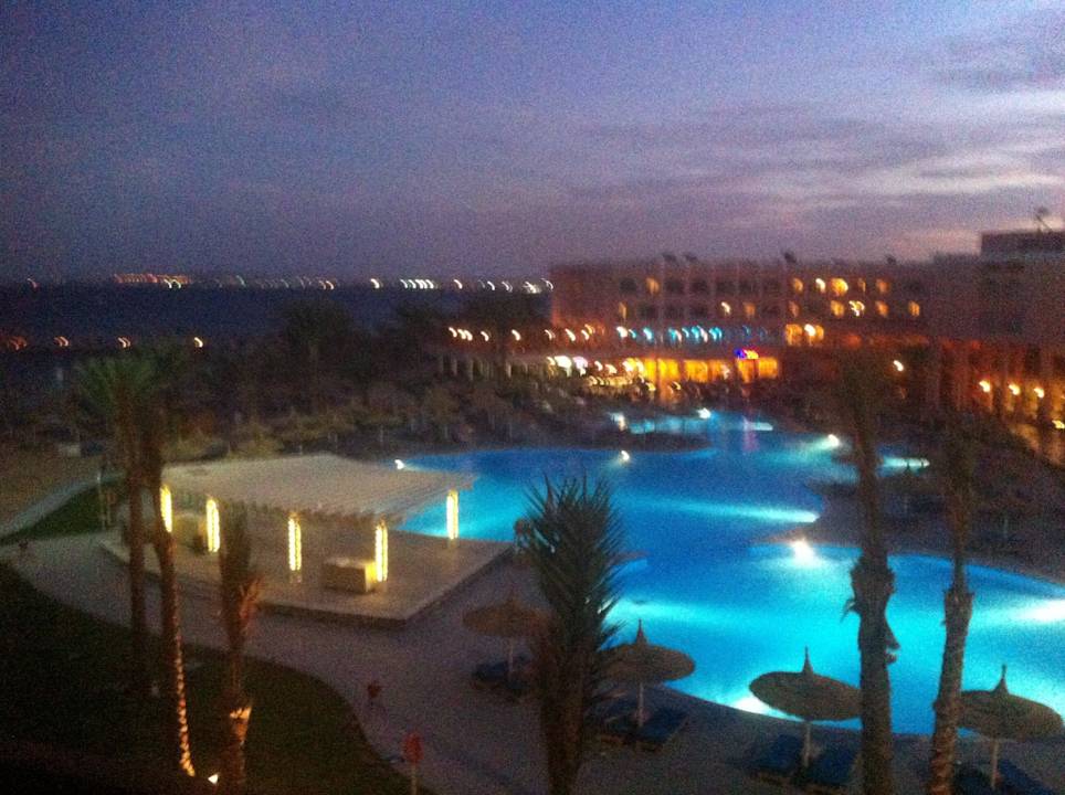 Закат Beach Albatros Resort