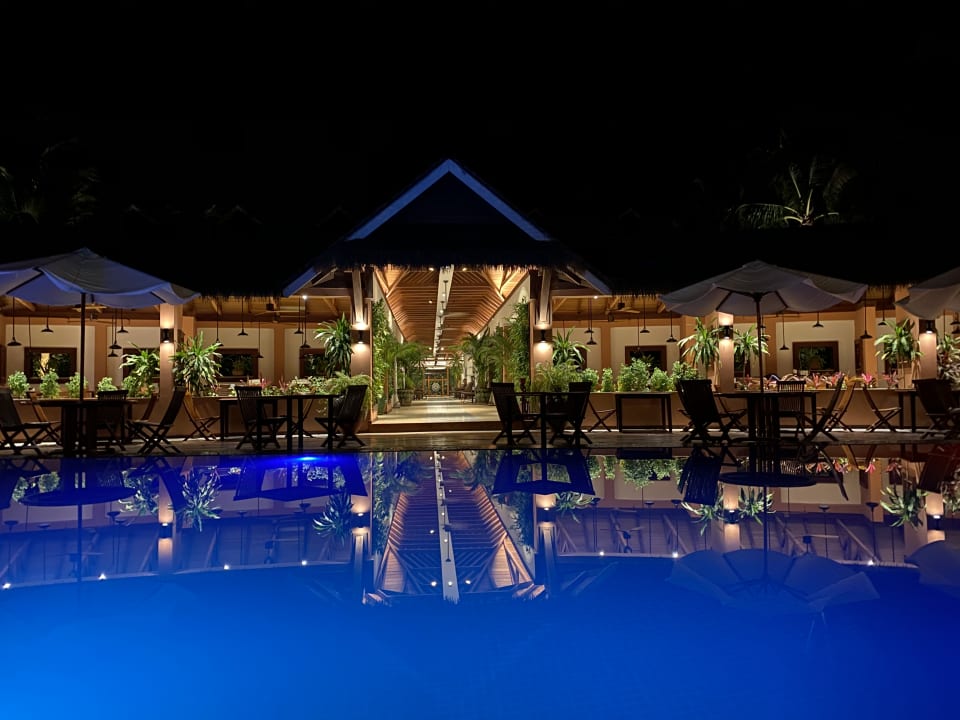 Pool Bayview - the beach resort