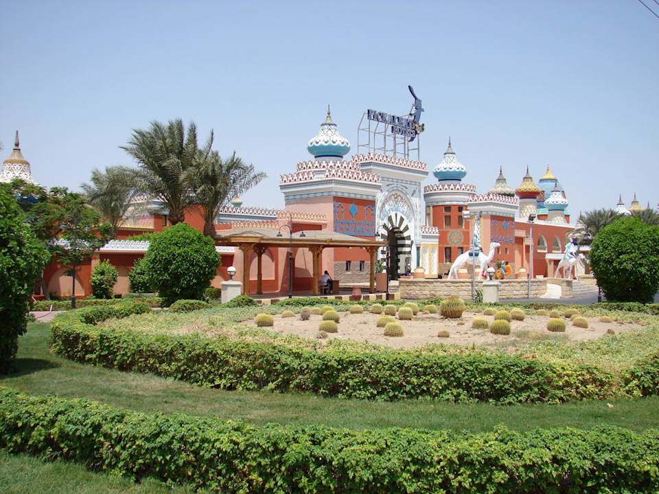 Wejście do  Hotelu  Pickalbatros Alf Leila Wa Leila Resort - Neverland Hurghada