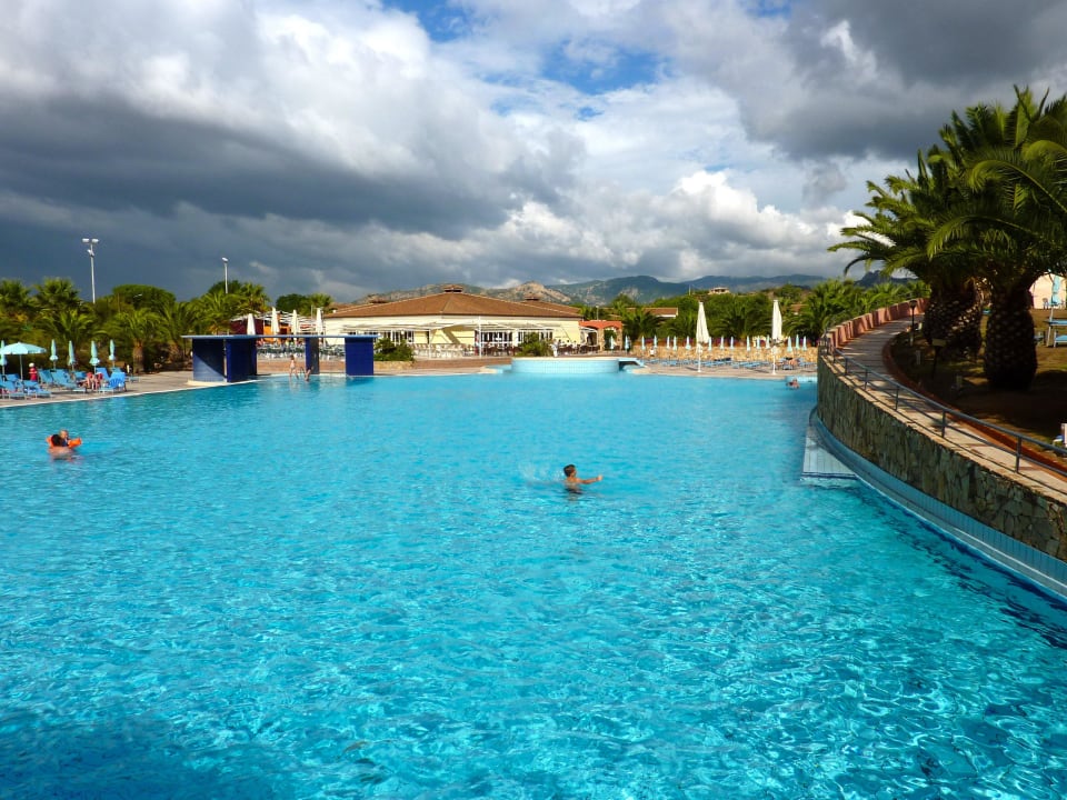 Gigantisches Schwimmbad Tirreno Resort