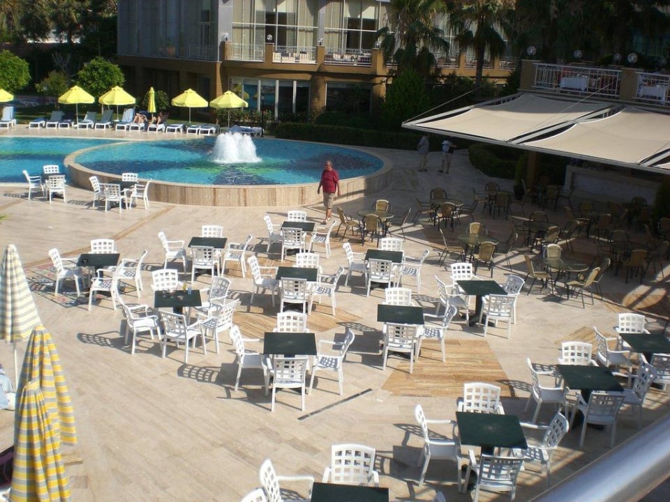 Poolbar abends Hotel Terrace Beach Resort