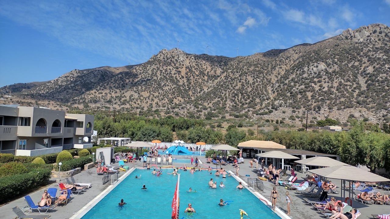 Pool Akti Beach Club