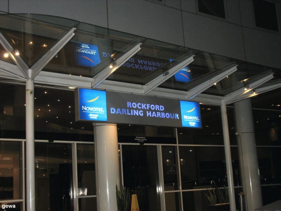 Eingang Novotel Sydney Darling Square