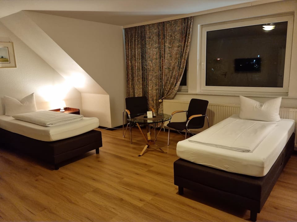 Zimmer Erbenholz Hotel