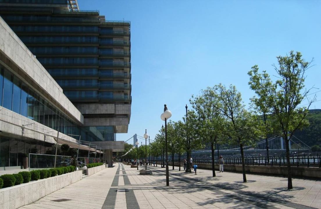 From the street Hotel Marriott Budapest