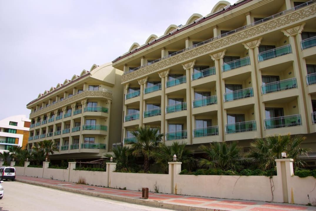 Von der Strasse aus Seamelia Beach Resort