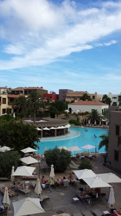 Mit Sonnenschirmen und Liegen Lopesan Villa del Conde Resort & Thalasso