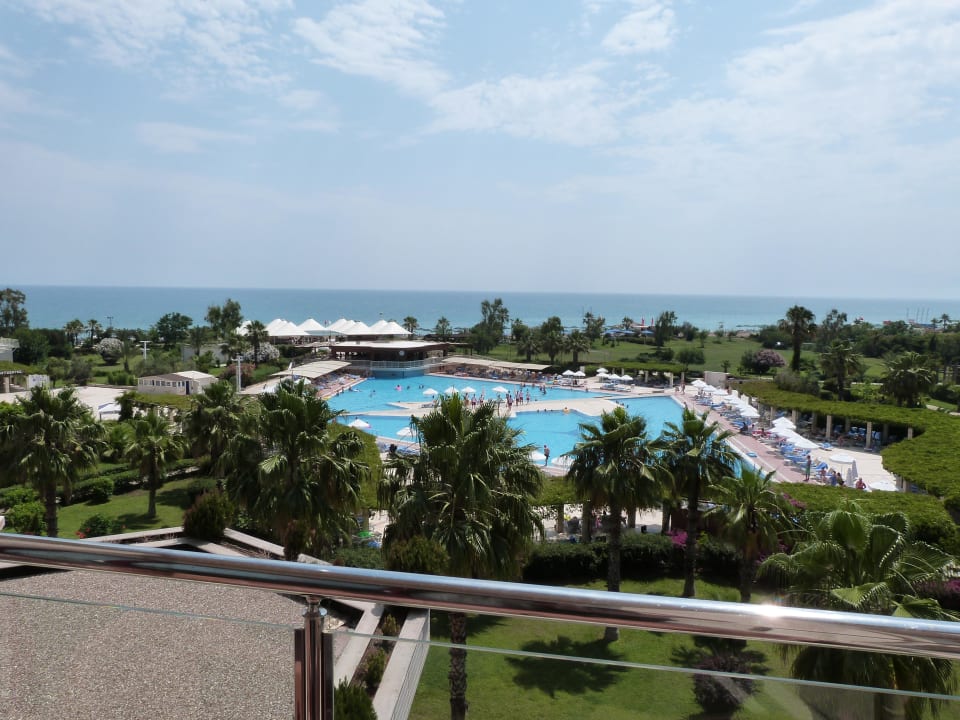 Super vue sur la picine et la mer Kaya Belek Hotel