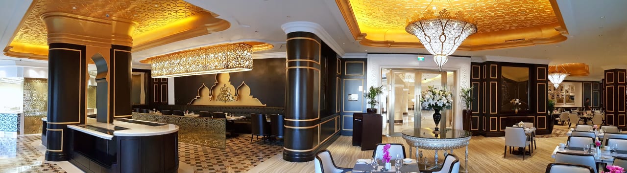 Gastro Ezdan Palace Hotel