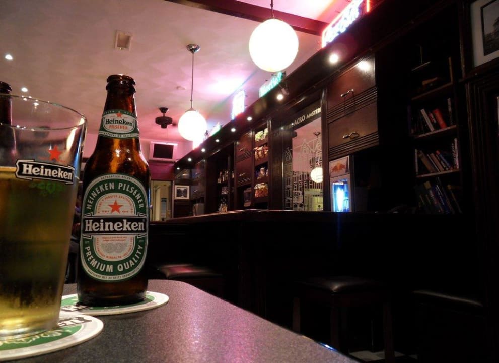 Bar neben Rezeption Max Brown Hotel Museum Square, part of Sircle Collection