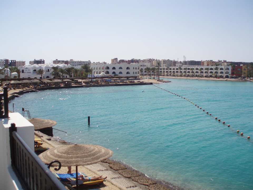 Links aufs Nachbarhotel Arabella Azur Resort