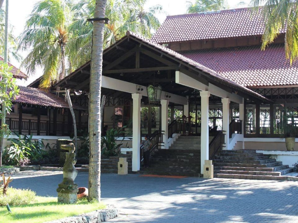 Eingang zur Lobby Hotel Sheraton Senggigi Lombok Beach Resort