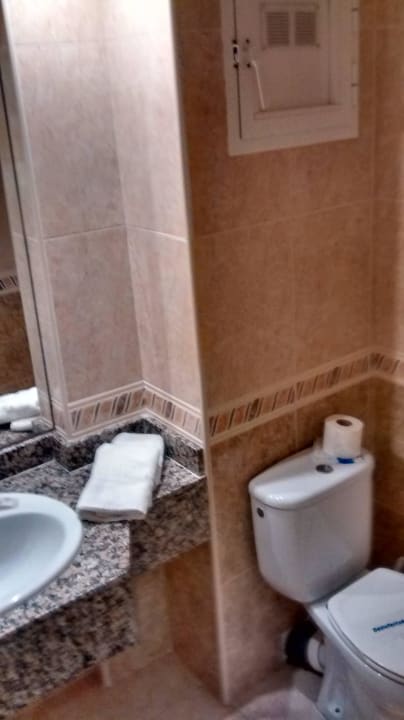 Bad Hotel Kilimanjaro