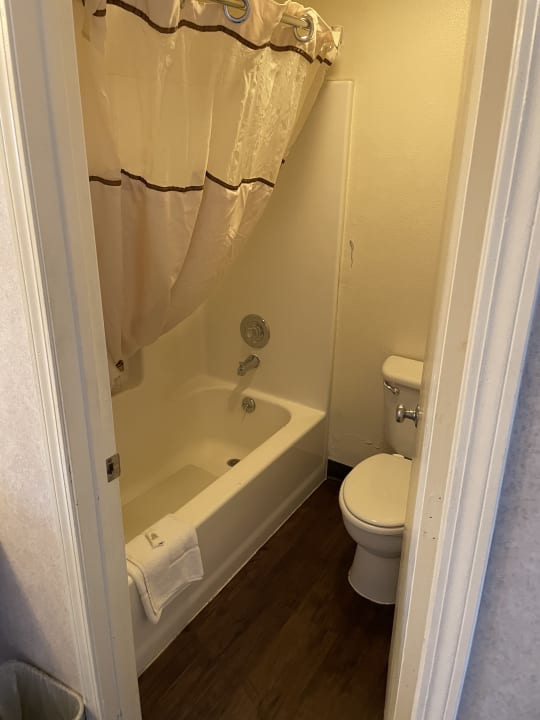 Zimmer Horel America's Best Value Inn Page