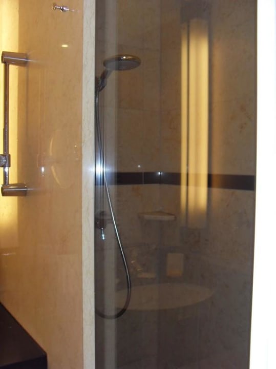 Großräumige Dusche Hotel Vier Jahreszeiten Zingst