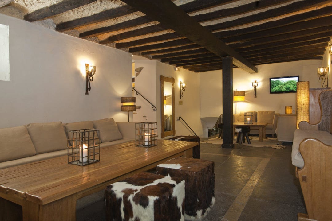 Lounge Hotel Es Port