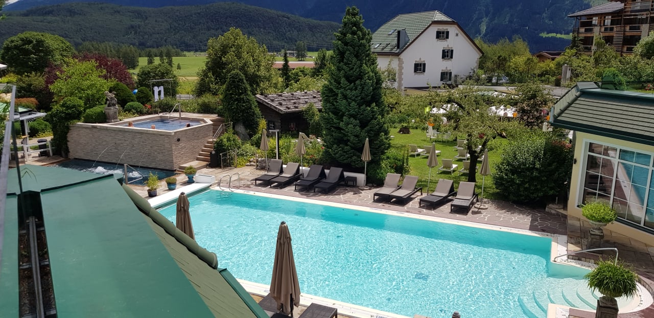 Pool Alpenresort Schwarz