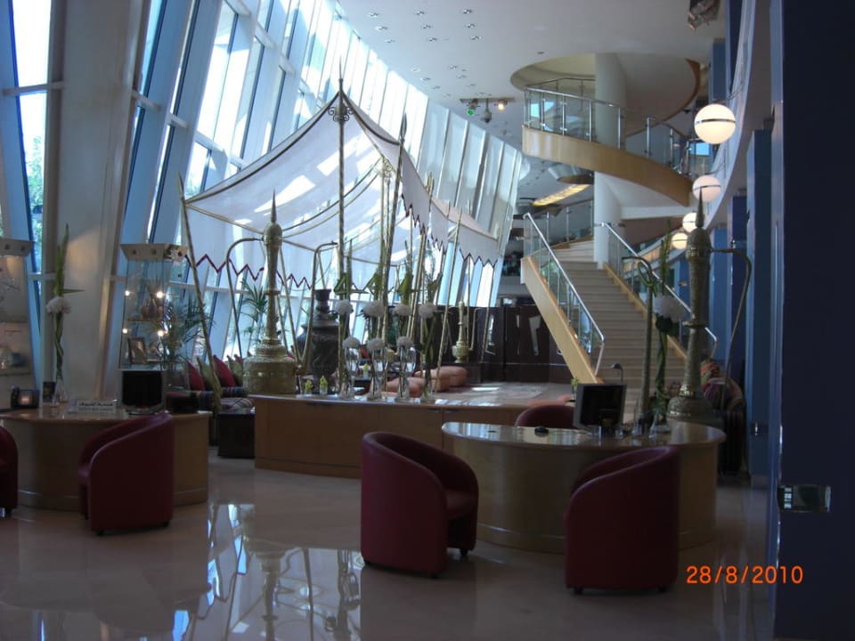 Lobby Jumeirah Beach Hotel