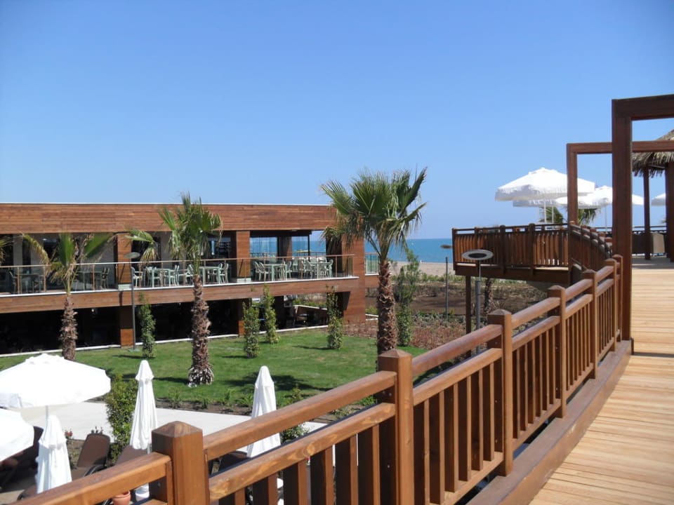 Brücke mit Zugang zum Strand Sherwood Dreams Resort