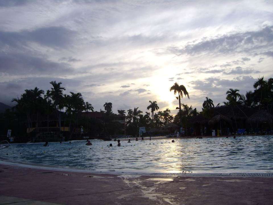 Der Pool am späten Nachmittag Marien Puerto Plata