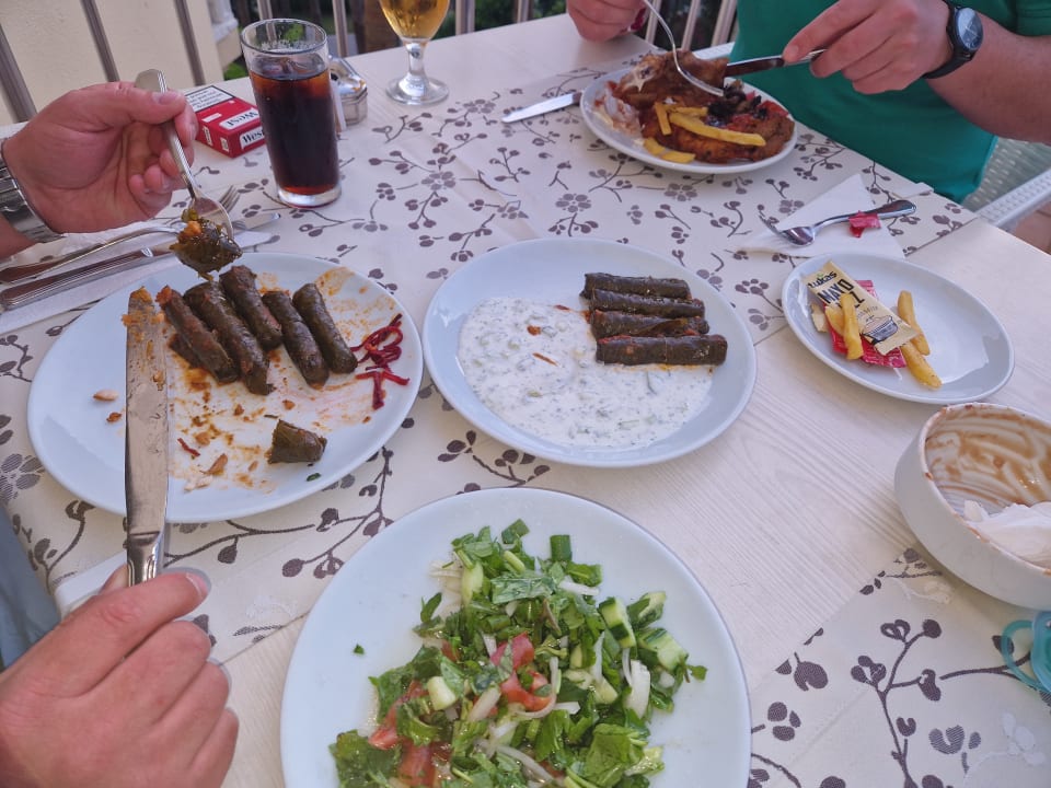 Gastro Iz Flower Side Beach Hotel