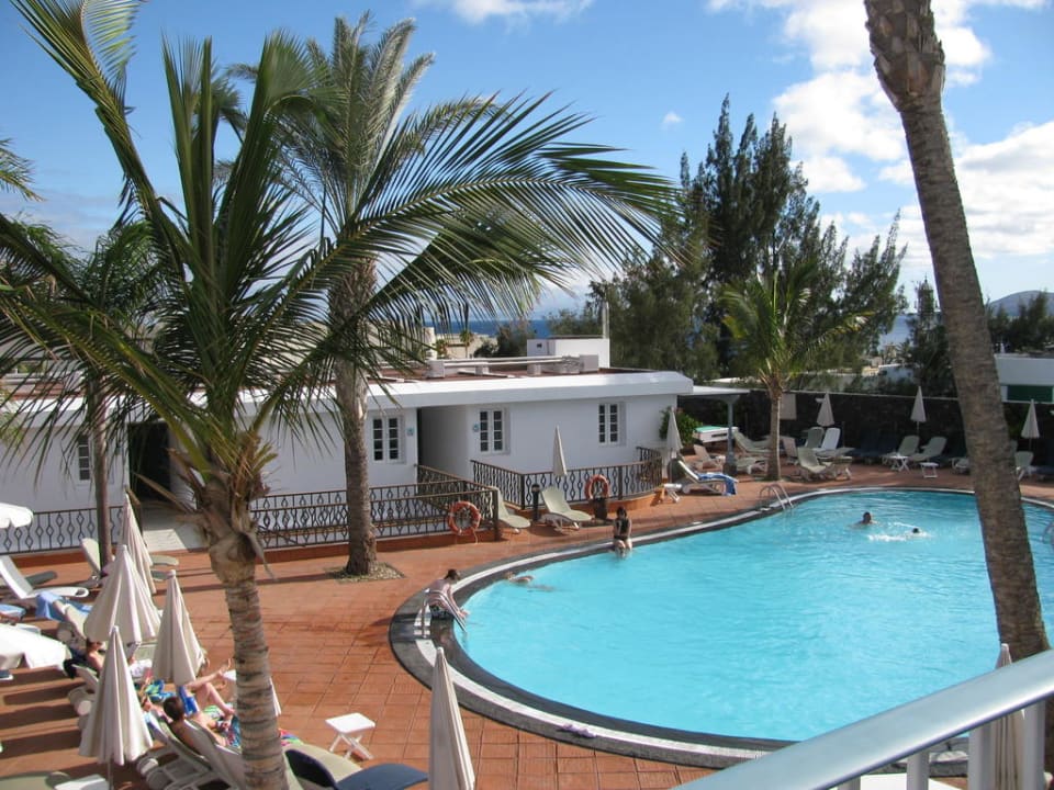 Pool  Plus Fariones Apartamentos