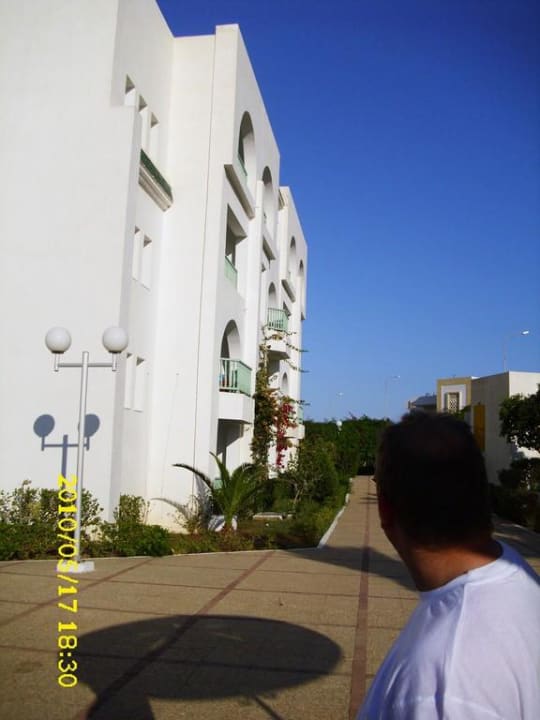 Aussenansicht eines Teils des Hotels Hotel El Mouradi Skanes Beach