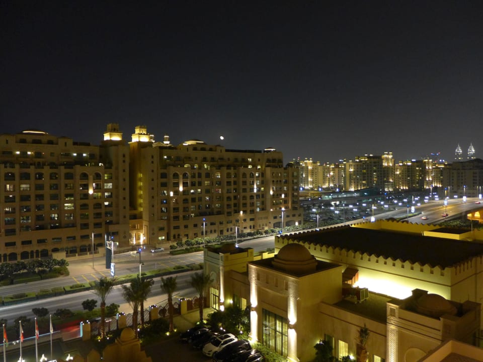 Ausblick vom Balkon zur Strassenseite Fairmont The Palm