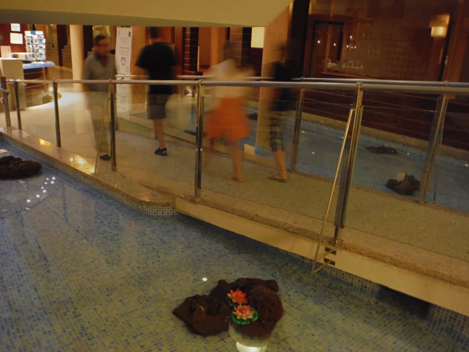 Brücke zur Rezeption SBH Crystal Beach Hotel & Suites