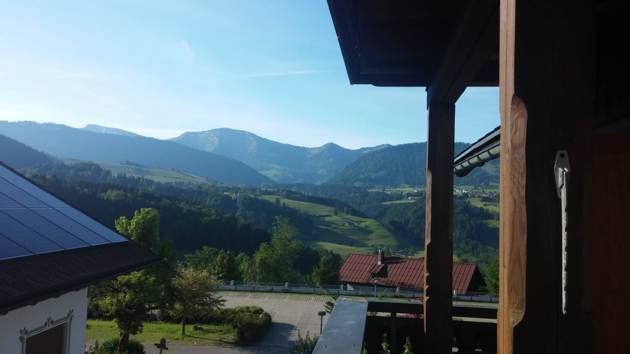 Blick vom Zimmerbalkon Hotel Haus Daheim