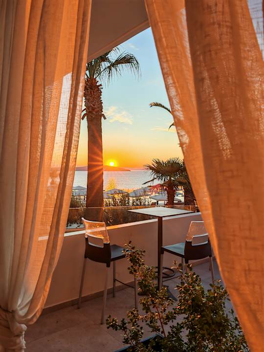 Gartenanlage Akrathos Beach Hotel