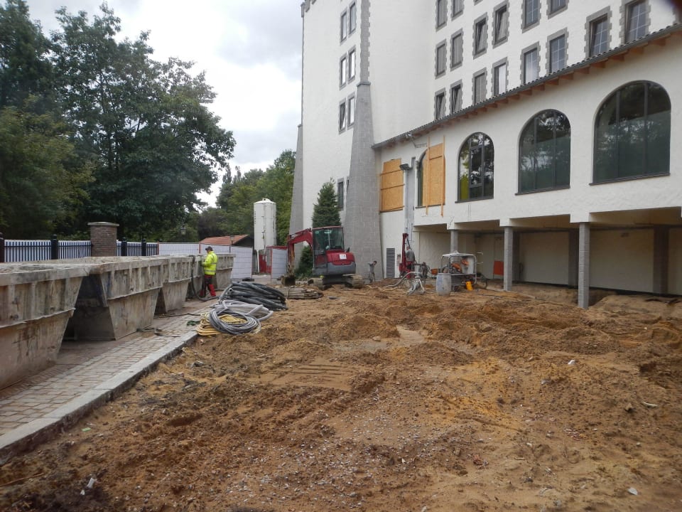 Baustelle Schwimmbad Heide Park Abenteuerhotel