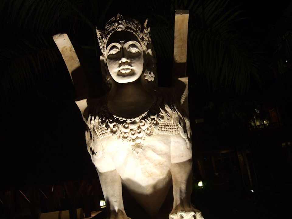 Das Puri bei Nacht Puri Santrian