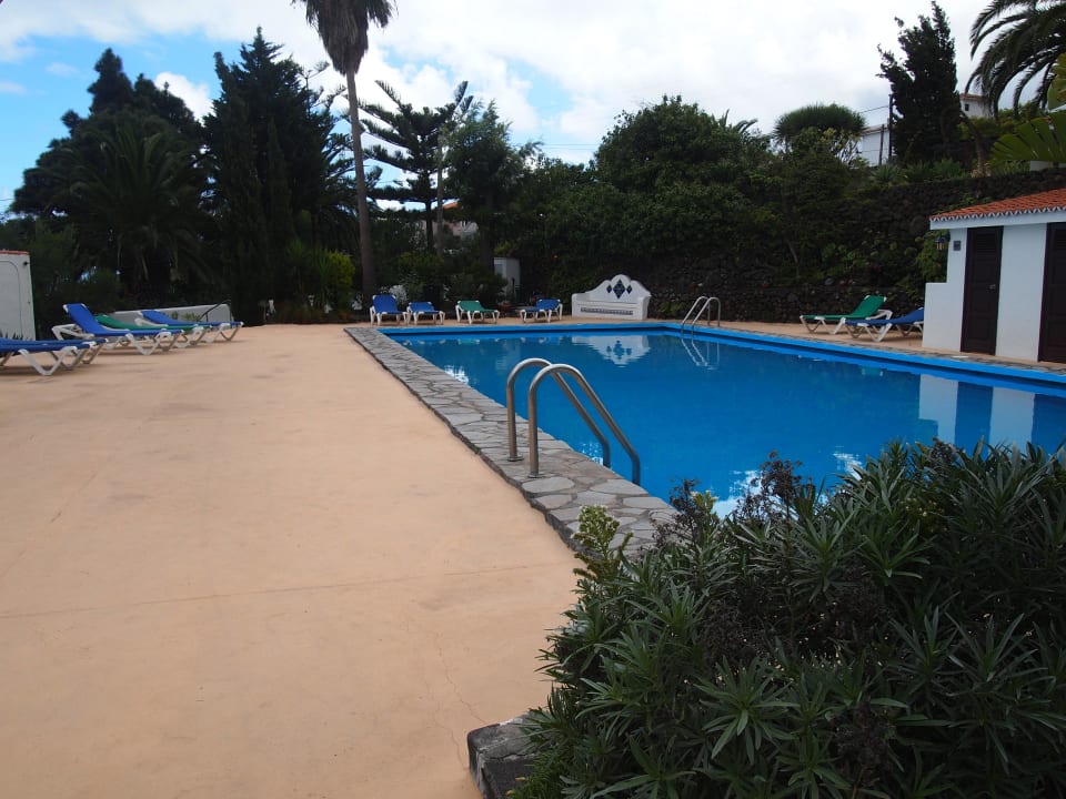 Kleienr gepflegter unbeheizter Pool Apartamentos Miranda