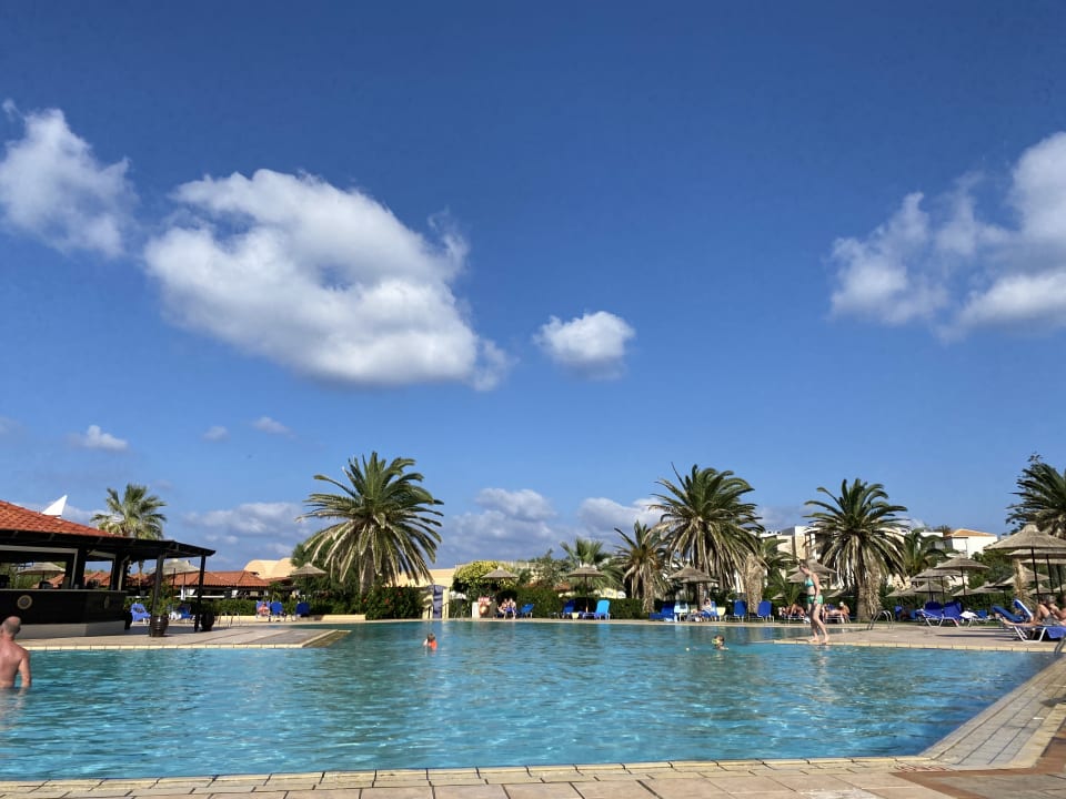 Pool Anissa Beach & Village