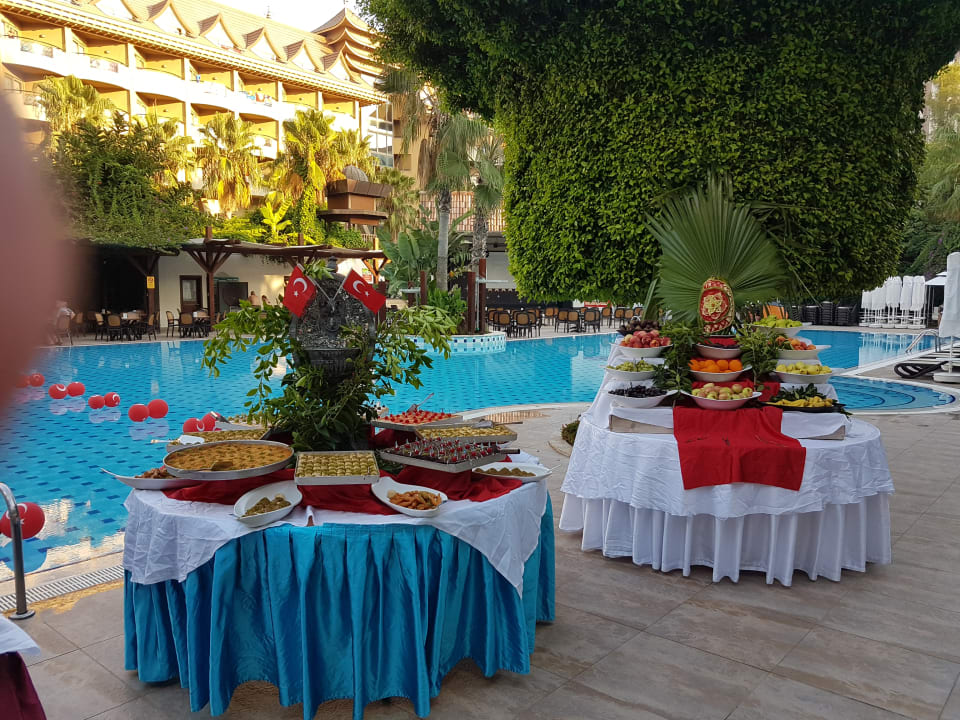 Gastro Port Side Resort Hotel