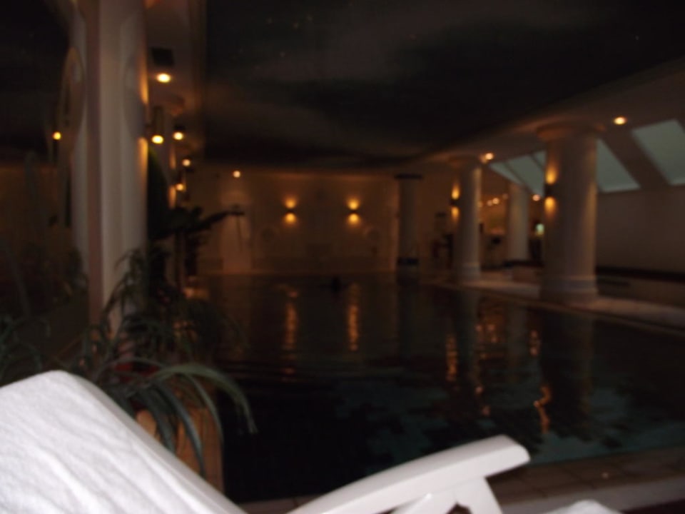 Liege am Pool Crowne Plaza ® Hamburg - City Alster