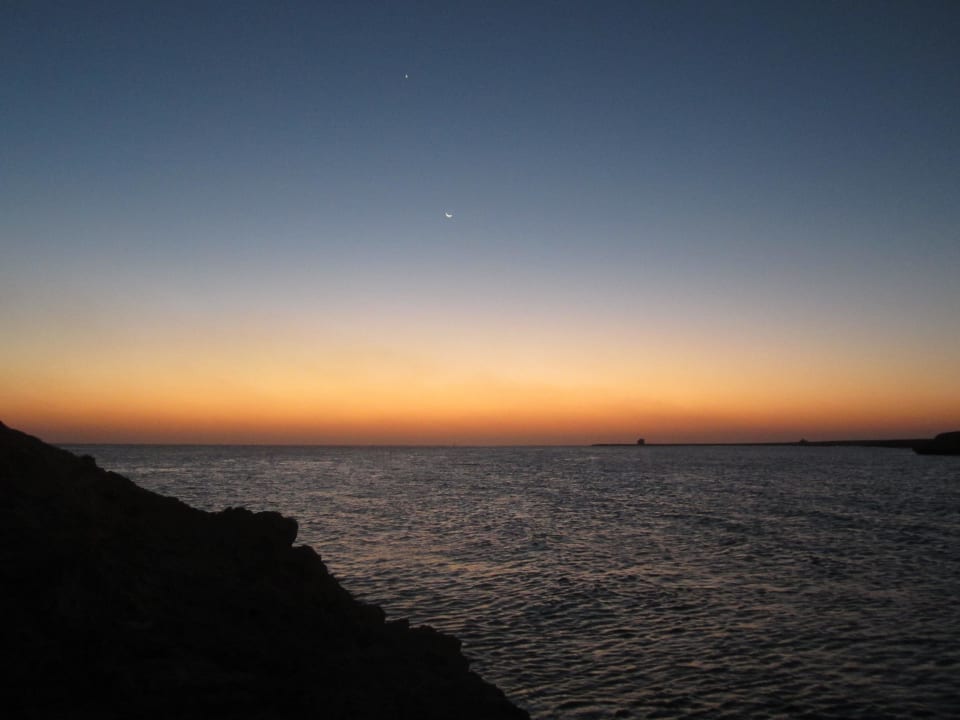 Sonnenaufgang mit Mond und Stern Swisstouch Oriental Resort Marsa Alam